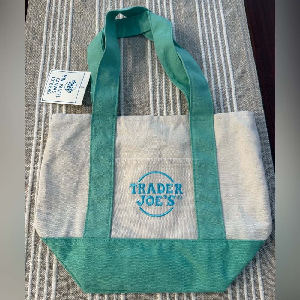 Trader Joe’s Mint Green & Cream Mini Canvas Tote 💚